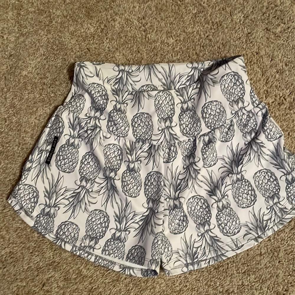 Love Fitness Pineapple Athletic Shorts Size X-Small